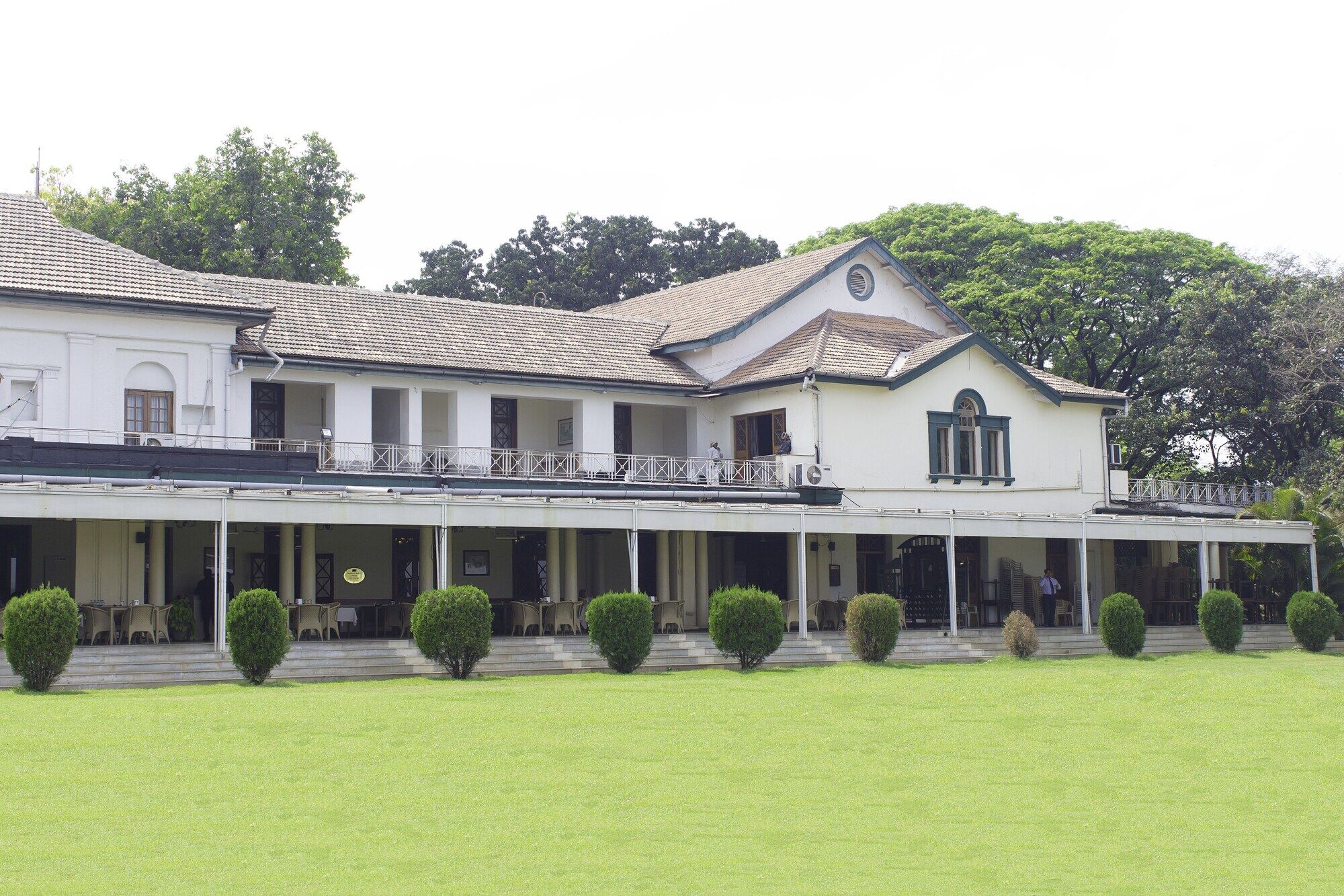 Turf Club House Hotel Pune Exterior foto