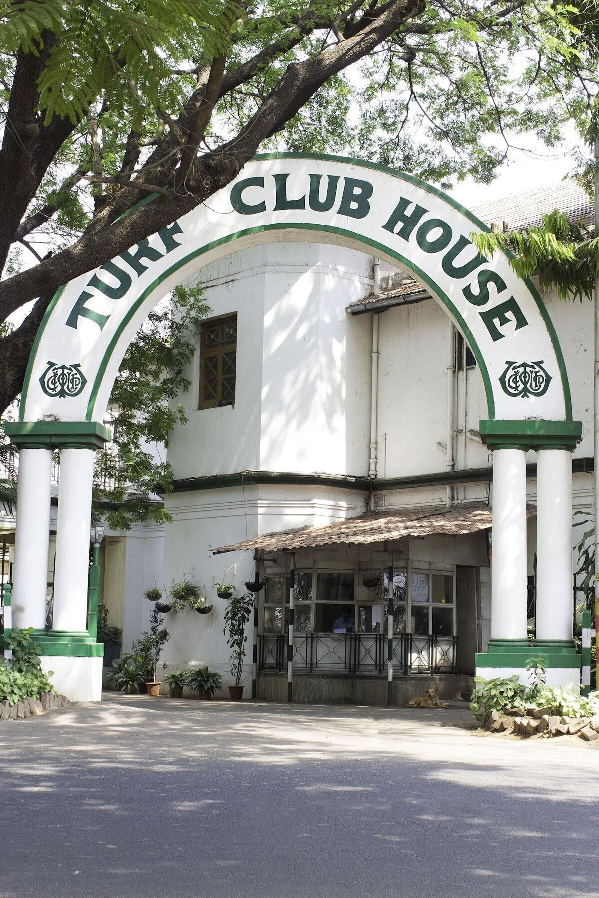 Turf Club House Hotel Pune Exterior foto